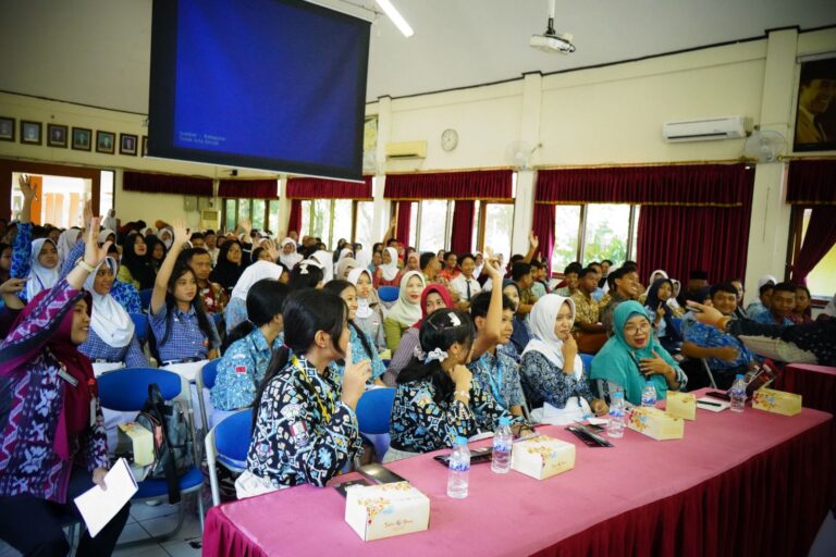Gen Z Jadi Motor Informasi, Pemkot Semarang Kenalkan Lapor Semarang Goes to School