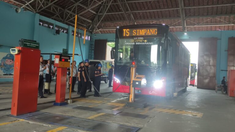 Bus Listrik Trans Semarang Mulai Uji Coba, Warga Bisa Nikmati Gratis