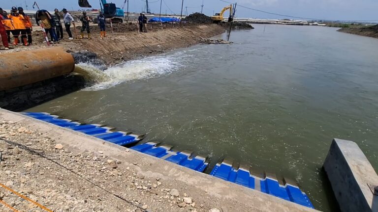 Pemkot Semarang Perkuat Mitigasi Banjir dengan Sodetan Unissula dan Early Warning System Digital