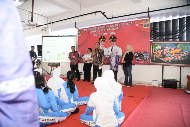 Pemkot Semarang Dorong Edukasi Lingkungan Lewat Inovasi Lilin Aromaterapi Berbahan Jelantah