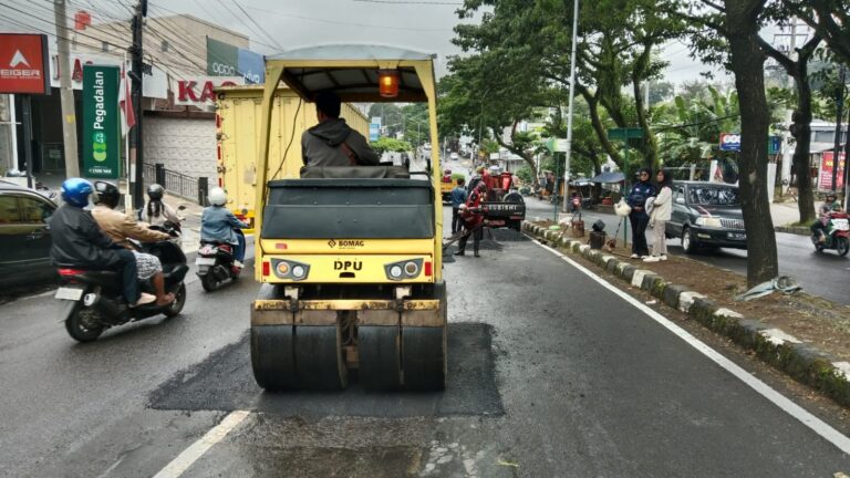 DPU Bergerak Cepat Tindaklanjuti Aduan Jalan Berlubang di Sejumlah Ruas Kota
