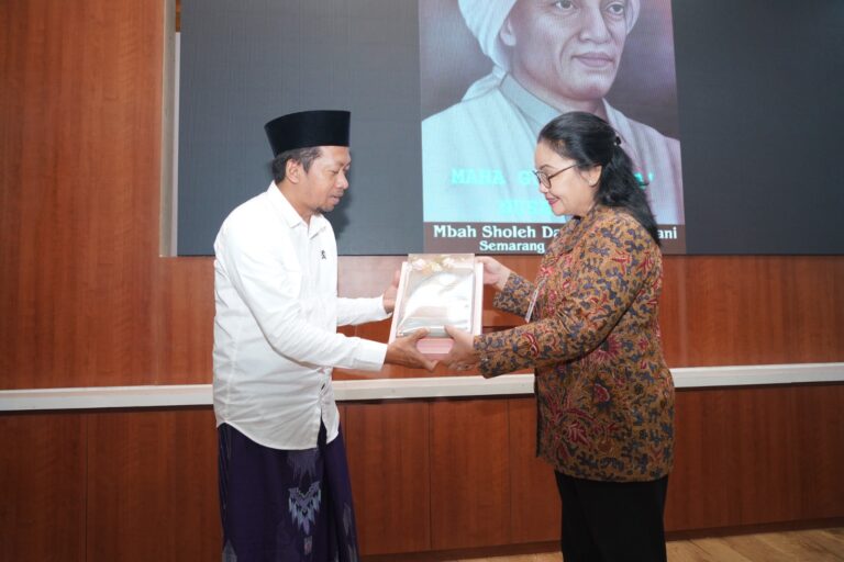 Seremoni Penghargaan KH Sholeh Darat, Pemkot Tegaskan Komitmen Jaga Warisan Sejarah