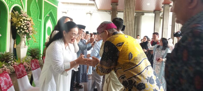 Wali Kota Semarang Hadiri Salat Idul Fitri Bersama Ribuan Warga di Balai Kota