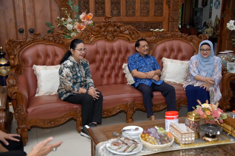 Wali Kota Semarang Lanjutkan Tradisi Halal Bihalal ke Mantan Pemimpin Kota