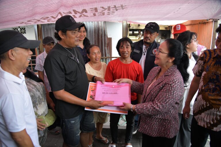 Tinjau Korban Kebakaran di Jagalan, Wali Kota Agustina Apresiasi Solidaritas Warga